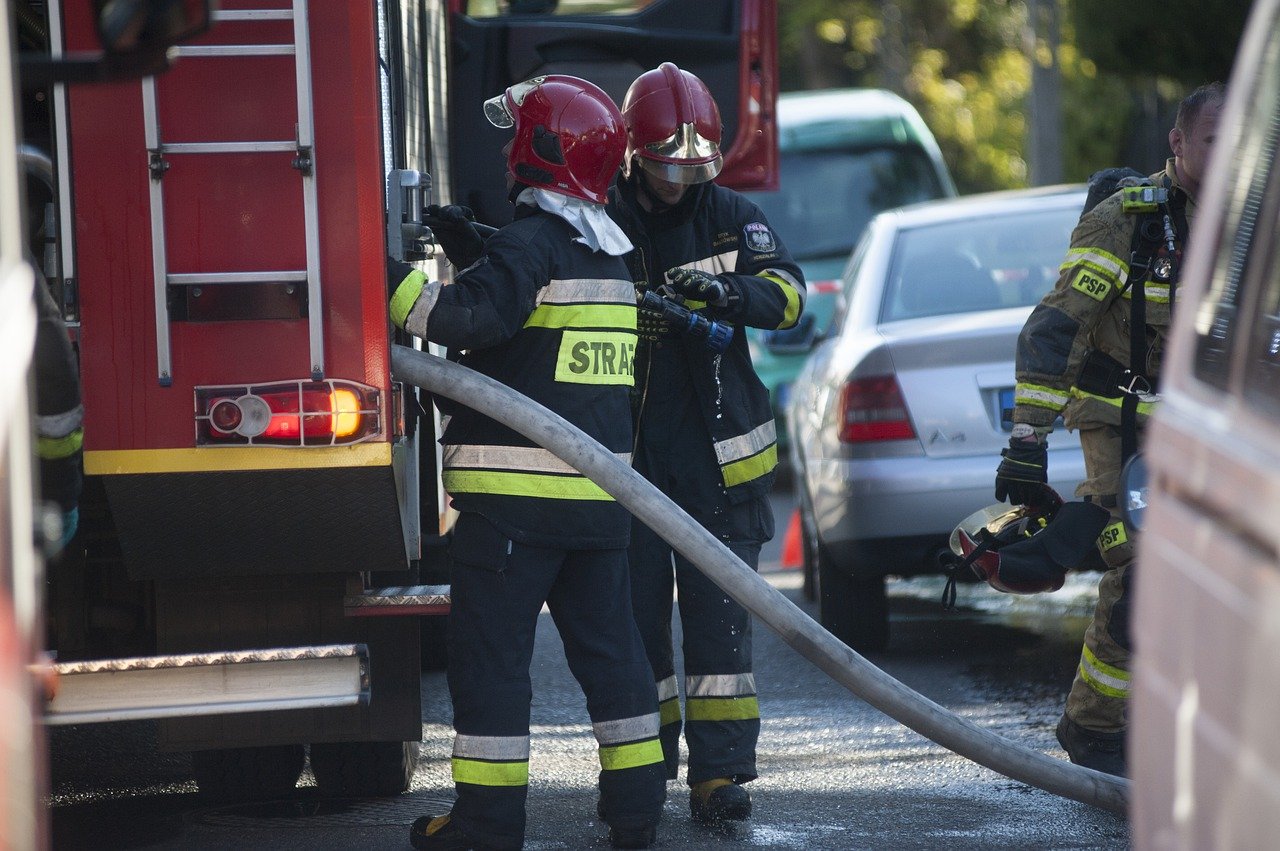 fire brigade, fire hose, fire truck-4208077.jpg